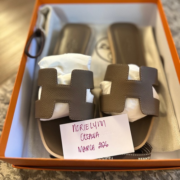 BNWT ORAN slides size 38 - Picture 2 of 10